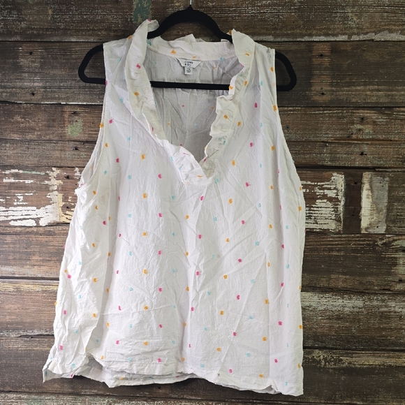 Crown & Ivy White Sleeveless Top with Multicolor Dots, Ruffled Collar, Plus 3X - Picture 1 of 4